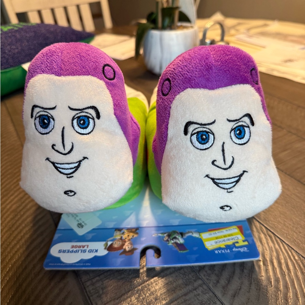 Disney Kids Buzz Lightyear Slippers Size Large